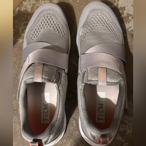 Cycling Shoes- never worn, new
